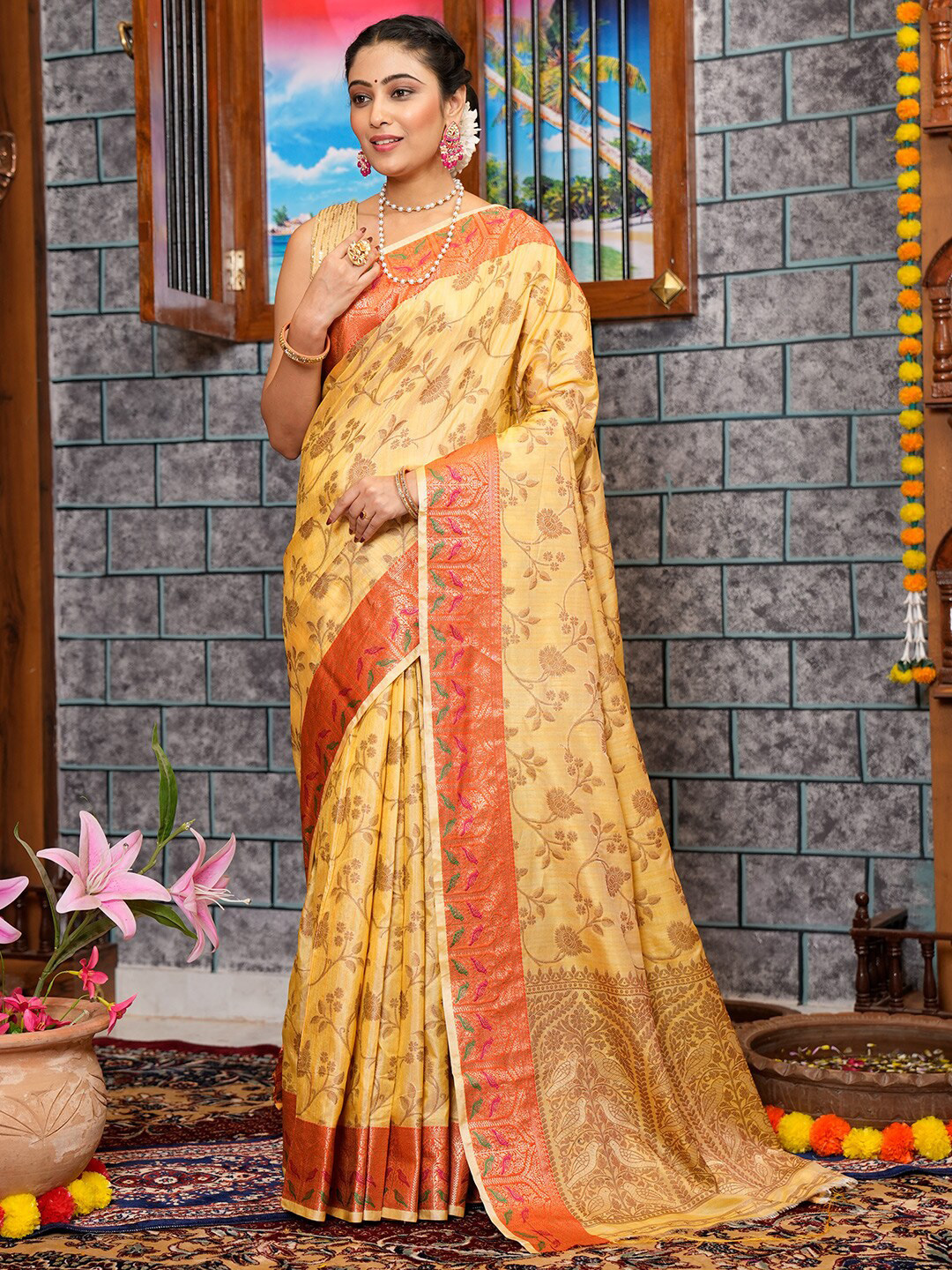 

KARAGIRI Floral Woven Design Saree, Yellow