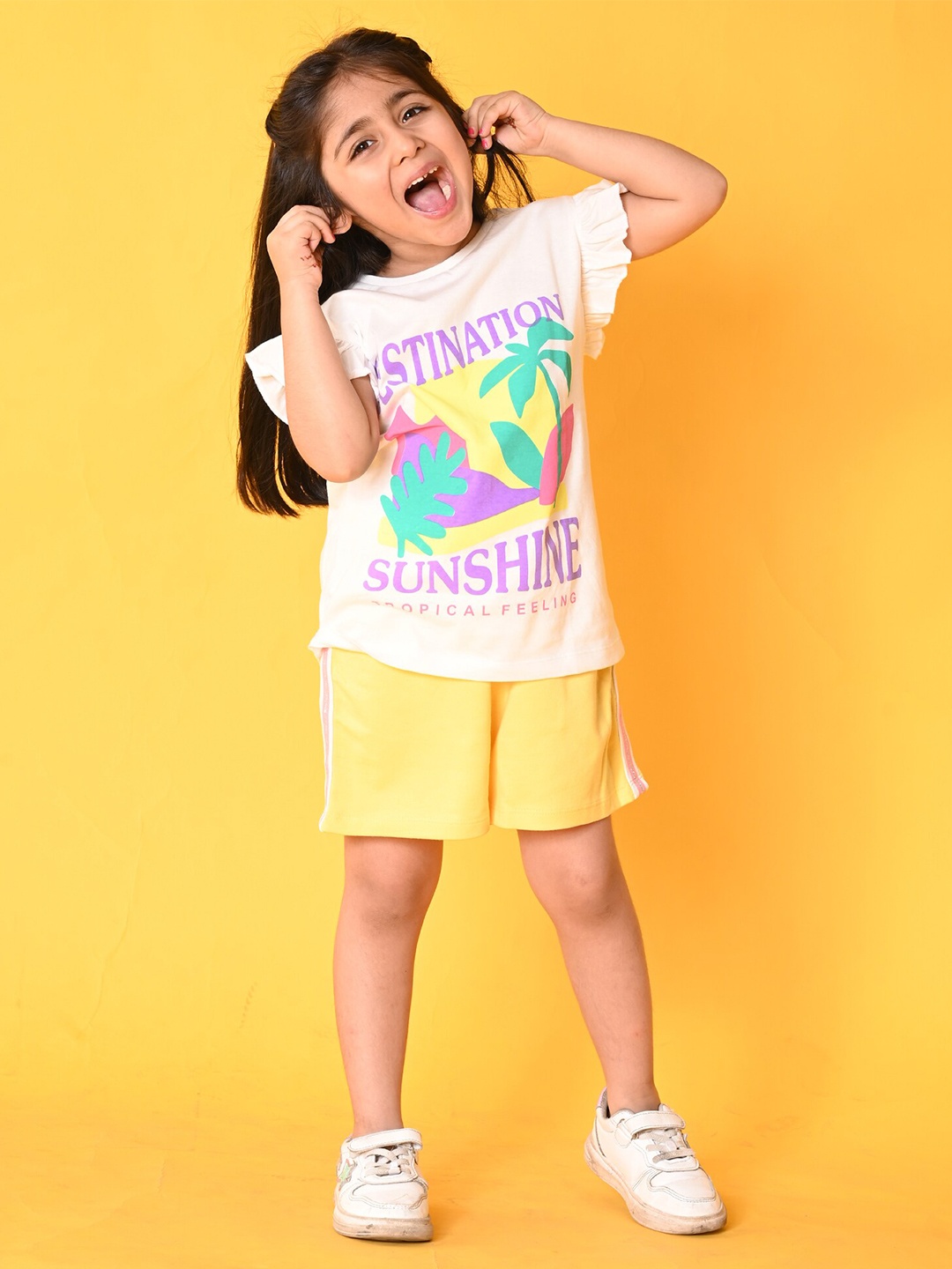 

Anthrilo Girls Printed T-shirt with Shorts, White