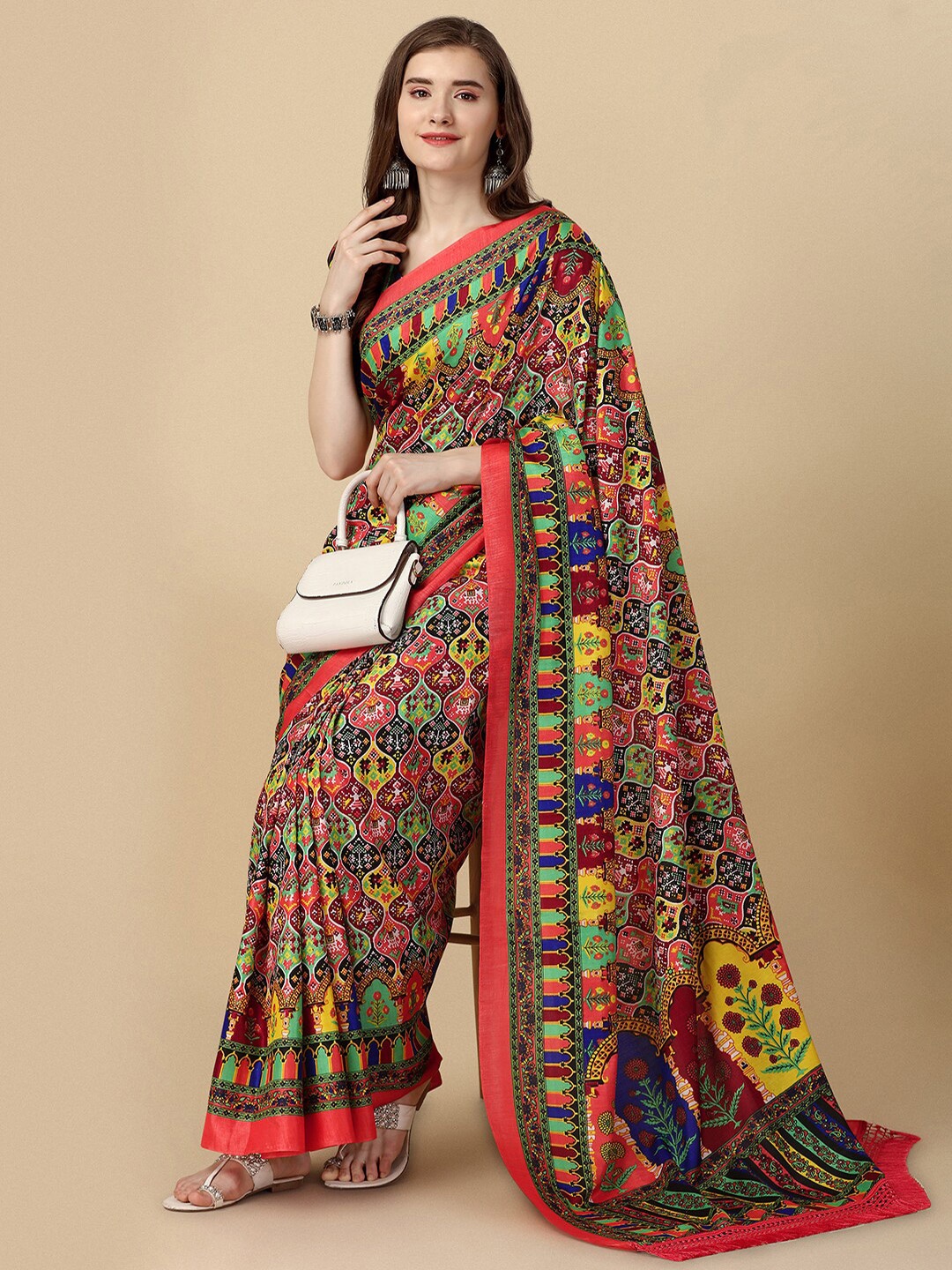 

GORGONE Ethnic Motifs Printed Patola Saree, Red