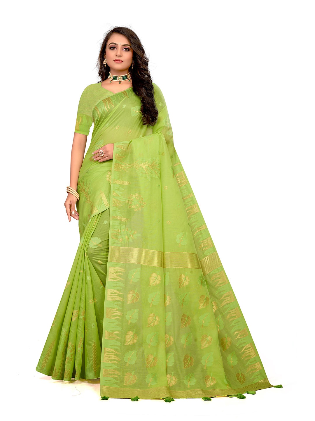 

VENISA Floral Woven Design Zari Saree With Tassels, Green