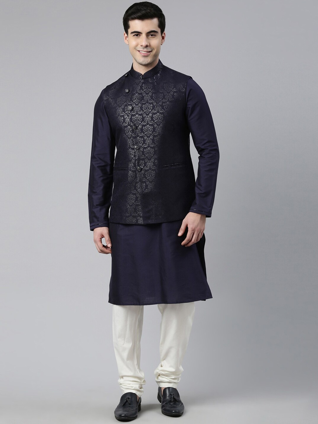 

TheEthnic.Co Mandarin Collar Kurta With Churidar & Jacket, Navy blue