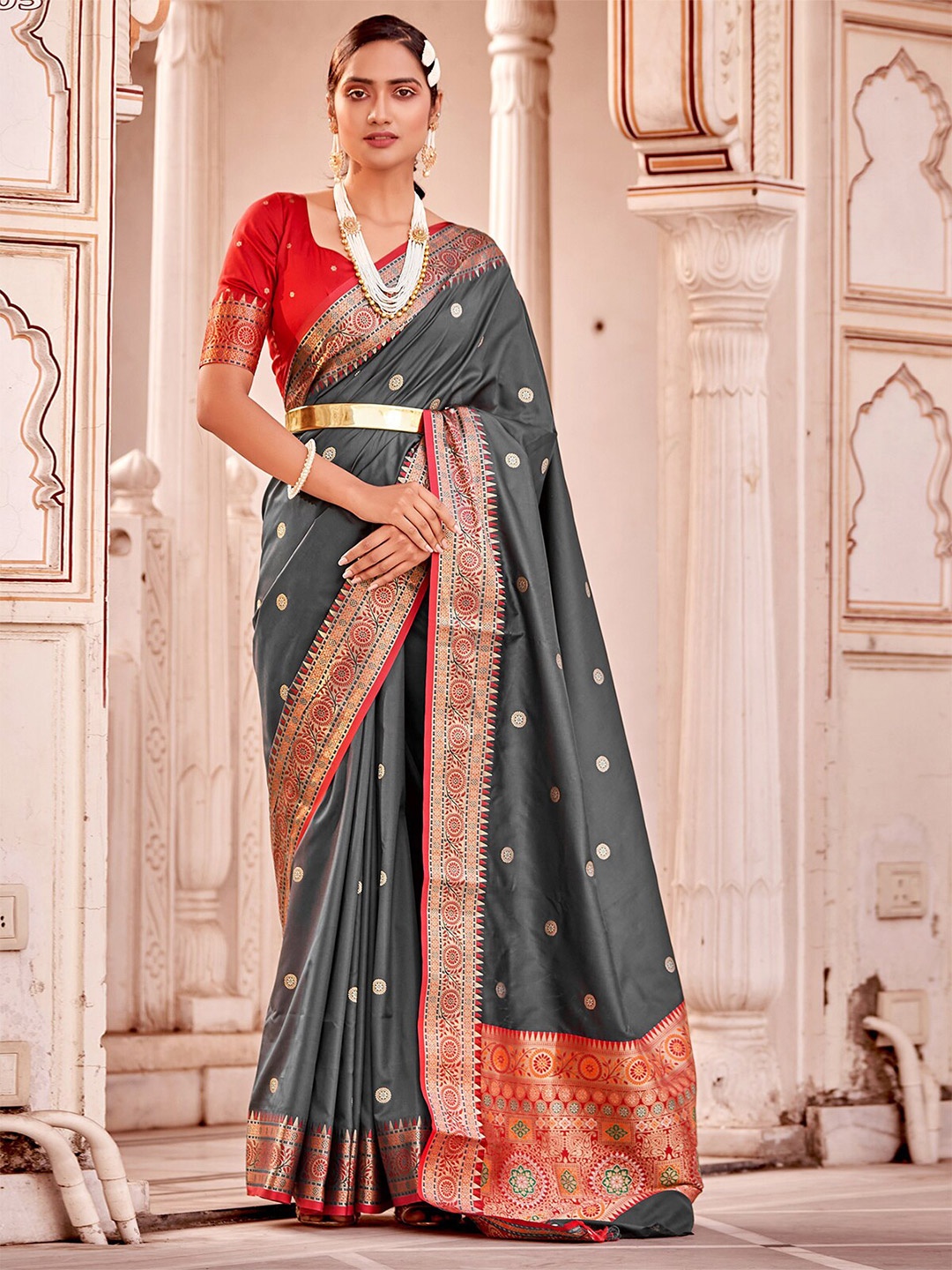 

ODETTE Ethnic Motifs Woven Design Zari Saree, Grey