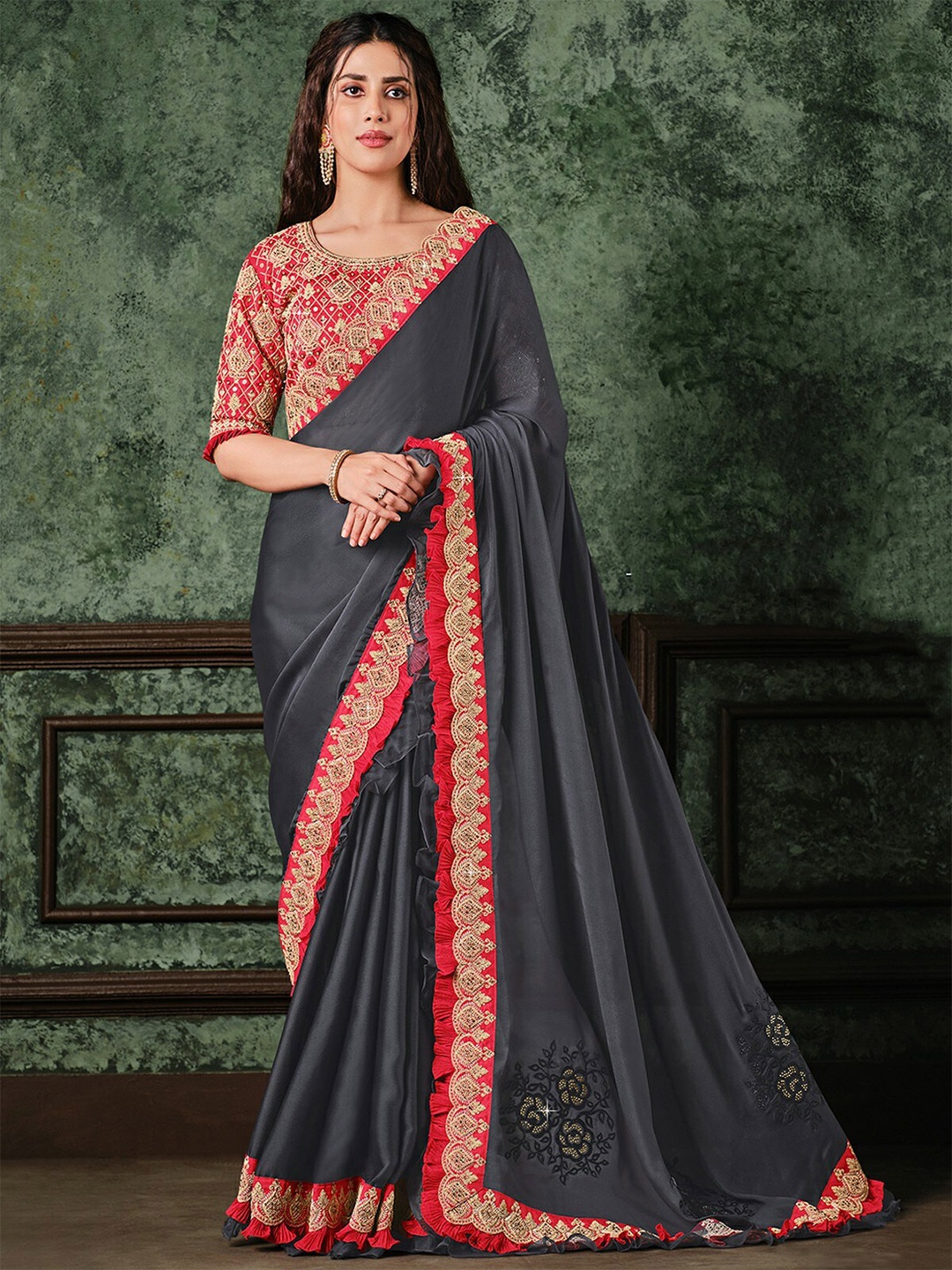 

ODETTE Embroidery Detailed Saree, Grey