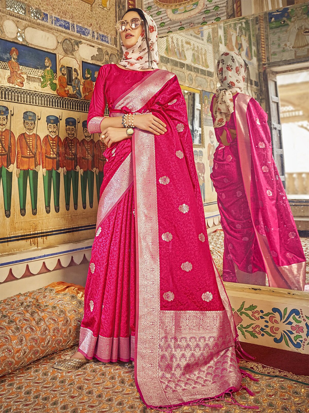

ODETTE Woven Design Zari Saree, Pink