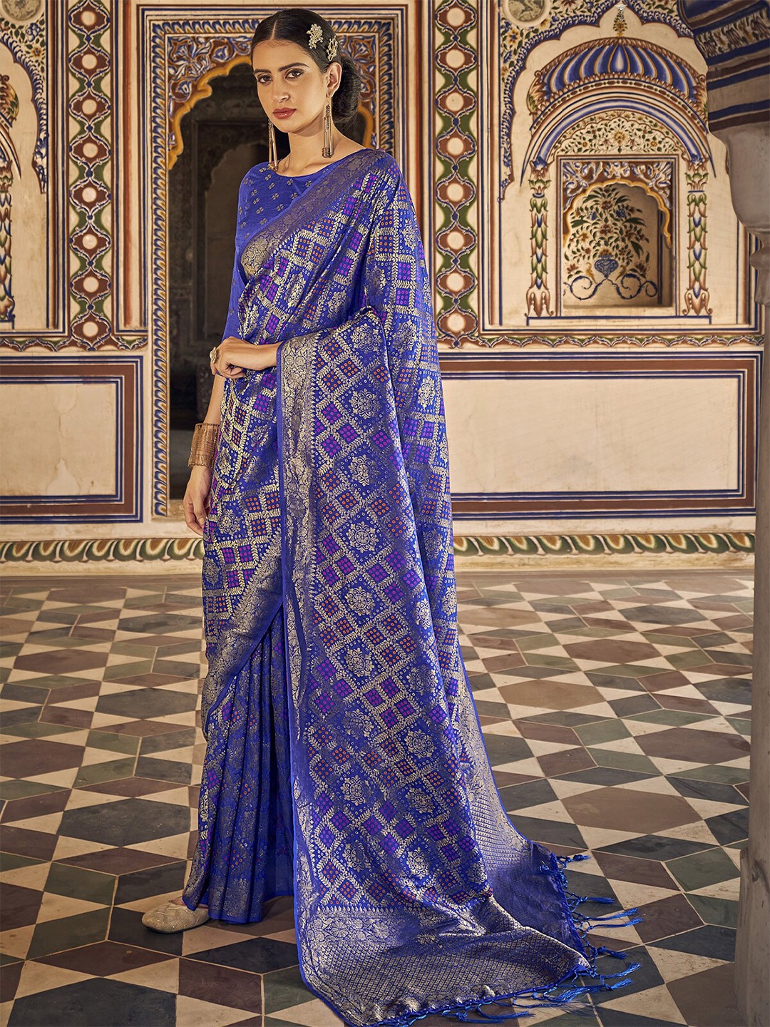 

ODETTE Floral Woven Design Zari Saree, Blue