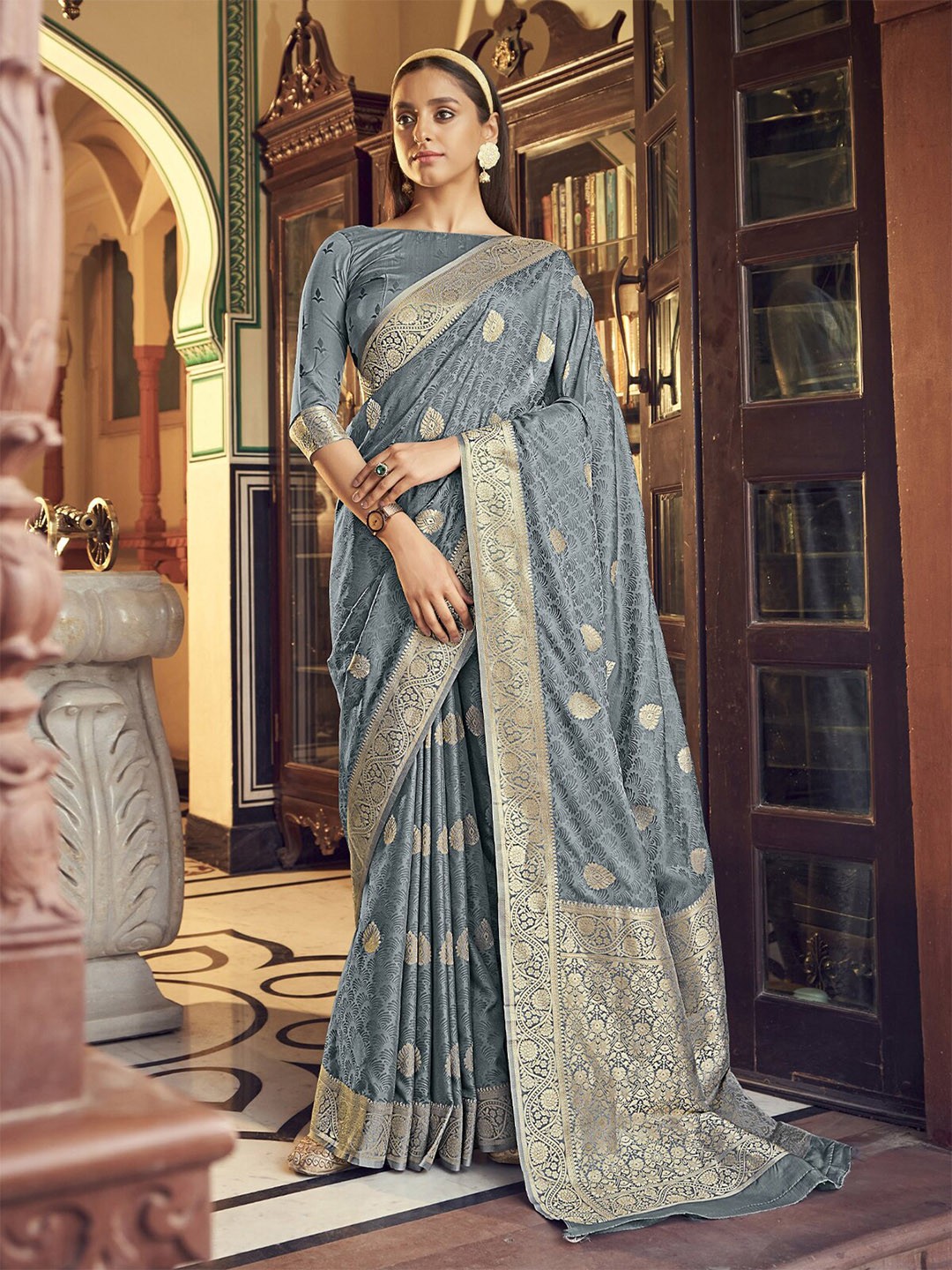 

ODETTE Ethnic Woven Design Zari Saree, Grey