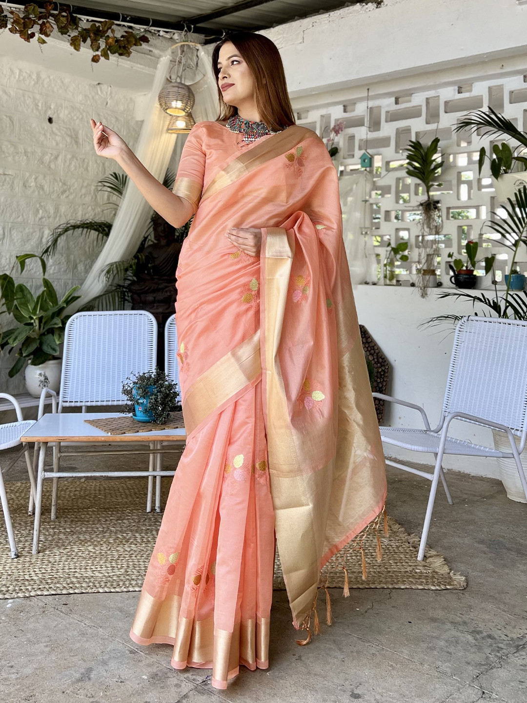 

SERONA FABRICS Floral Embroidered Banarasi Saree, Peach