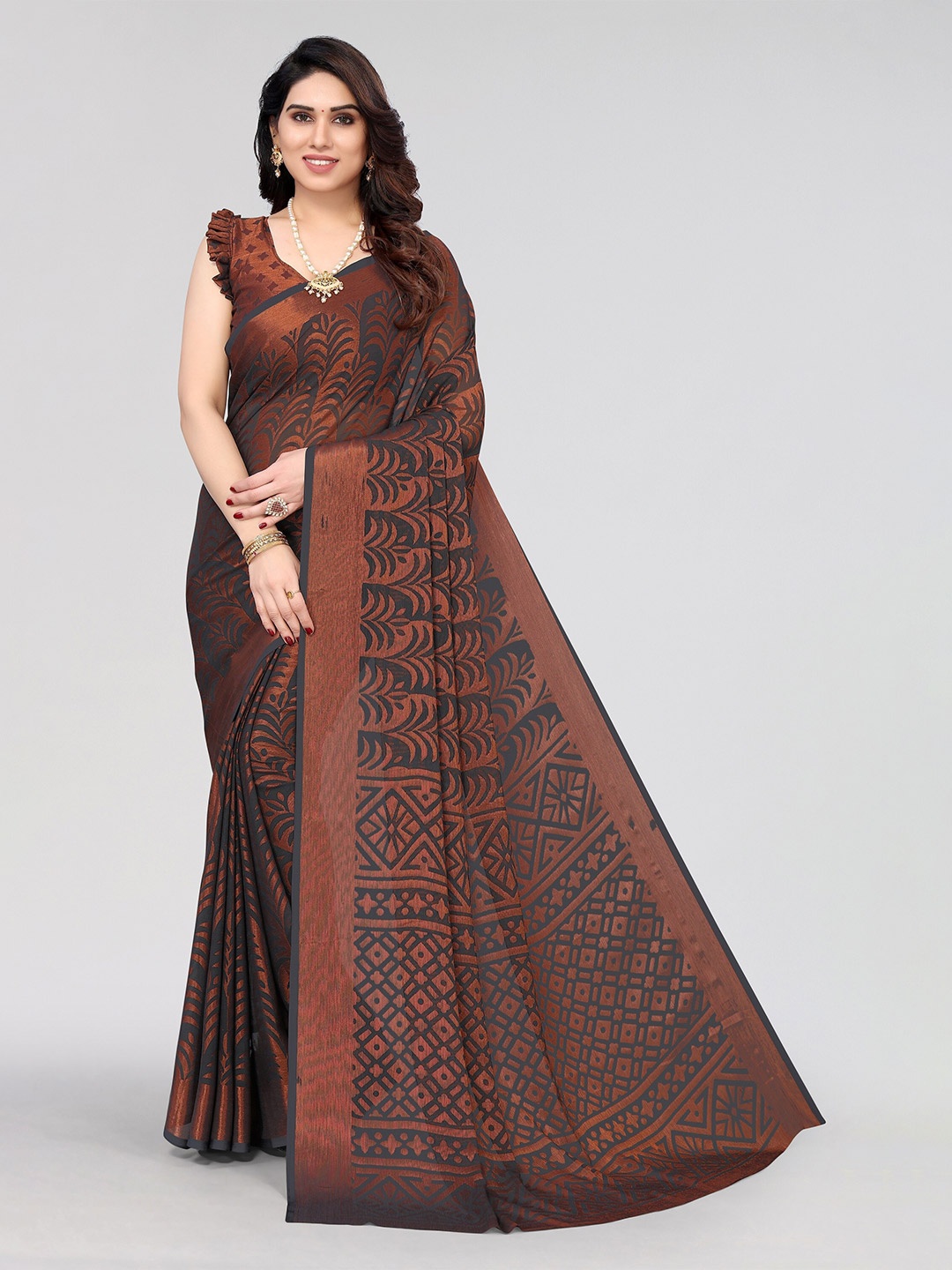 

Winza Designer Poly Chiffon Venkatgiri Saree With Blouse Piece, Grey