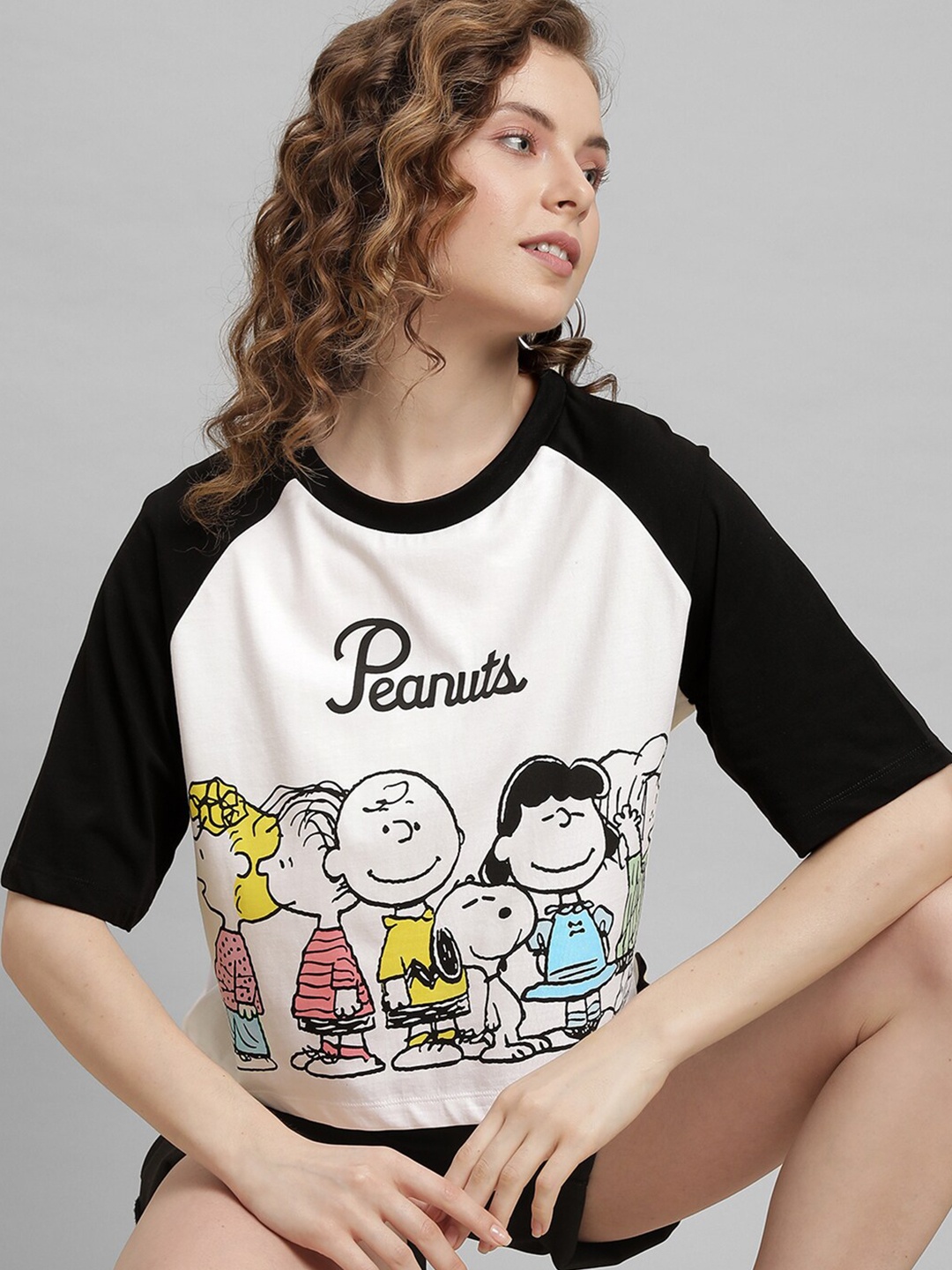 

Free Authority Peanuts Printed Raglan Sleeves Cotton T-Shirt, Black