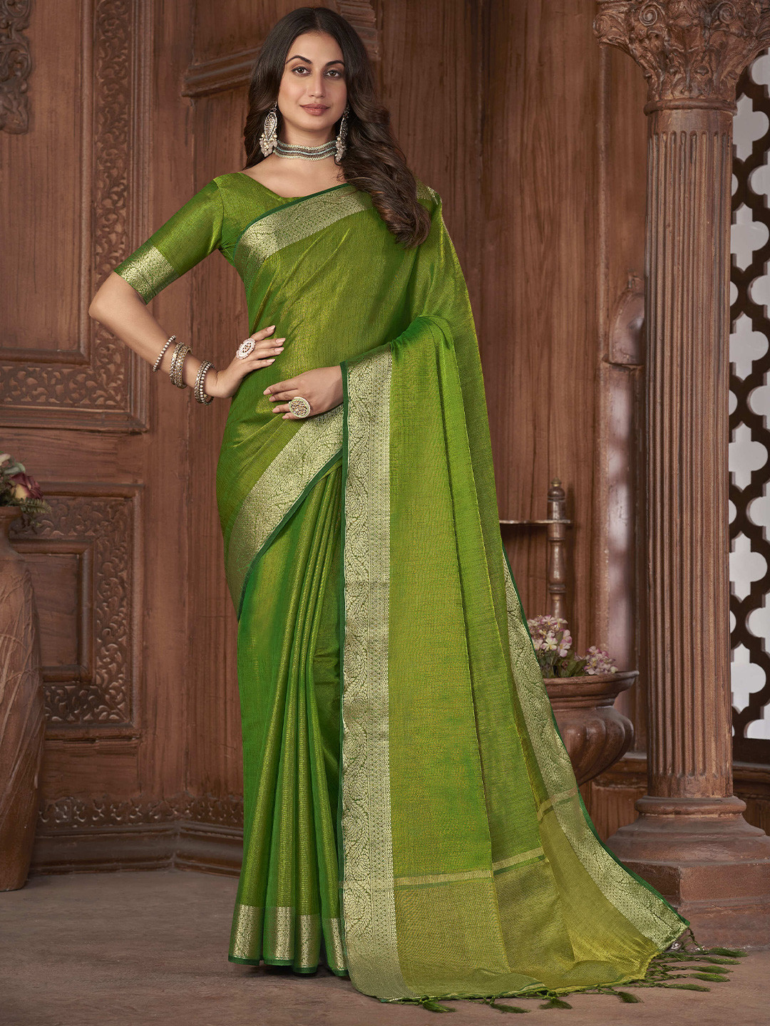

elora Zari Tissue Bhagalpuri Saree, Green