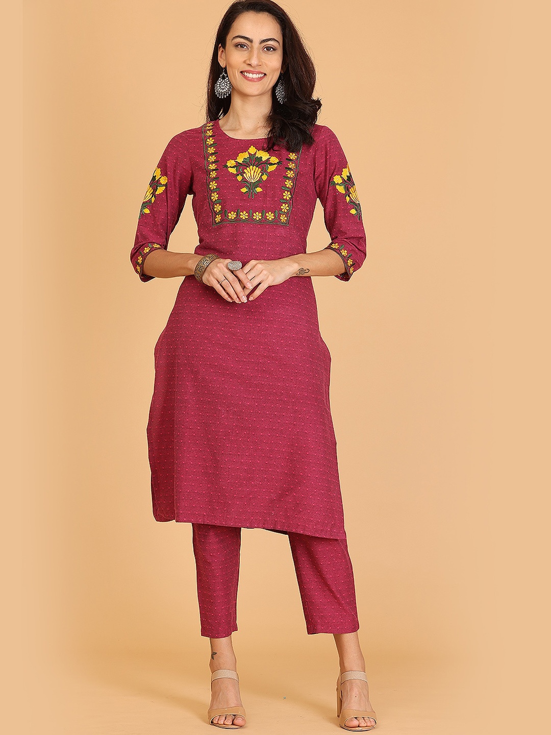 

KAANCHIE NANGGIA Floral Embroidered Pure Cotton Kurta with Trousers, Maroon