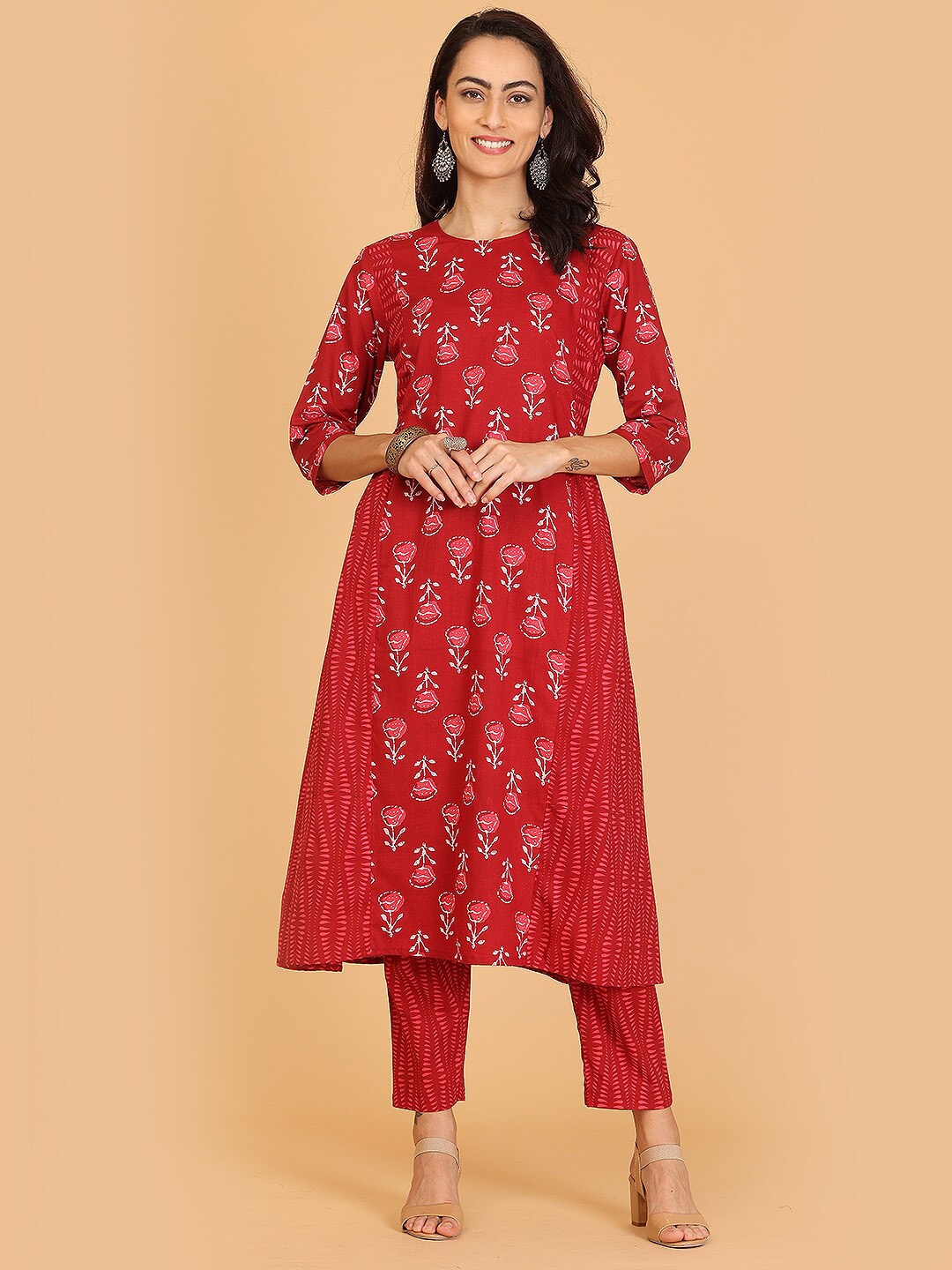 

KAANCHIE NANGGIA Floral Printed Panelled Pure Cotton A-line Kurta With Trousers Set, Red