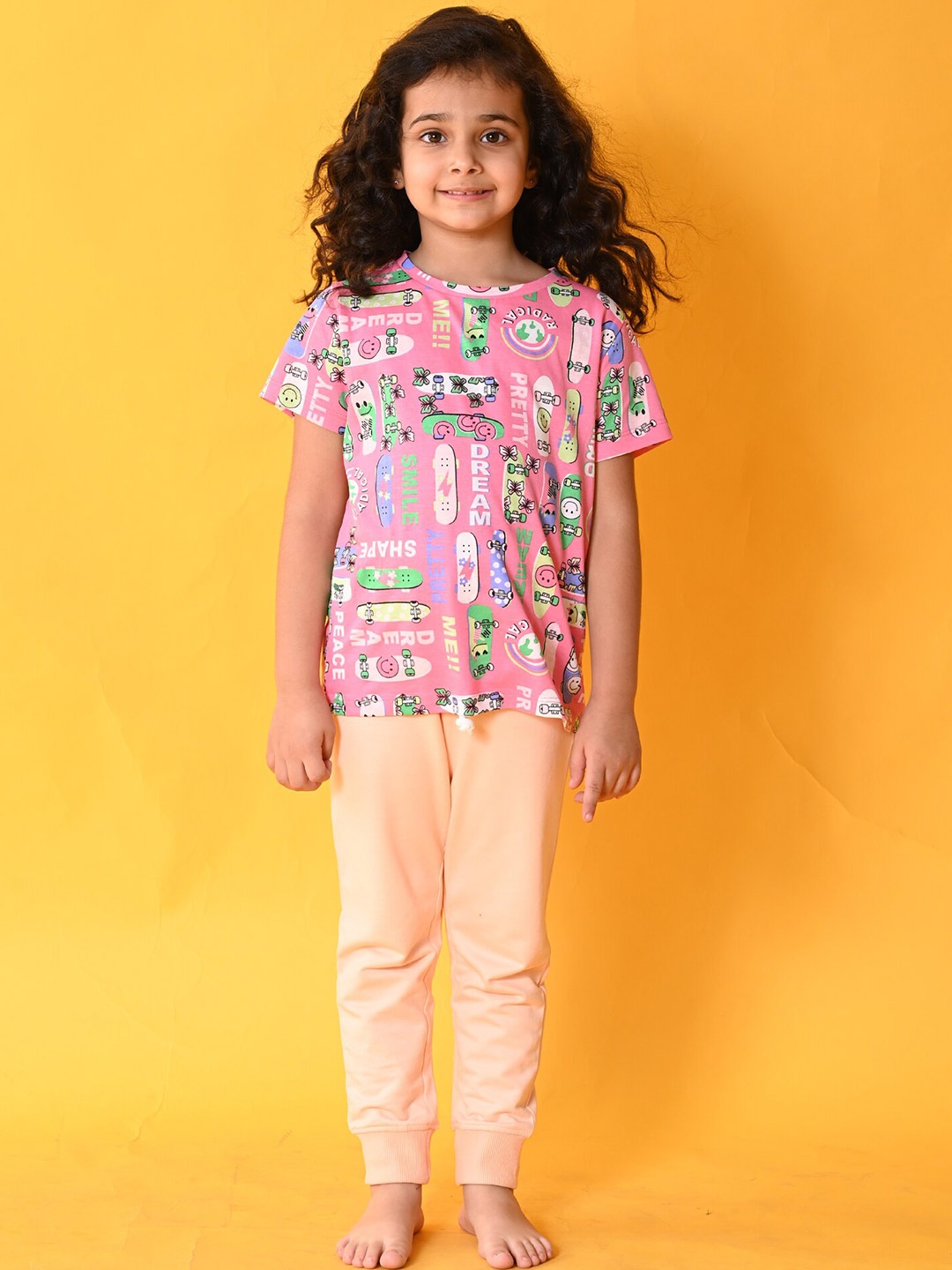 

Anthrilo Girls Printed T-shirt With Trousers, Pink