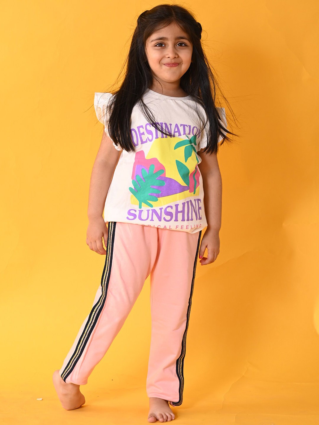 

Anthrilo Girls White Printed T-shirt with Trousers