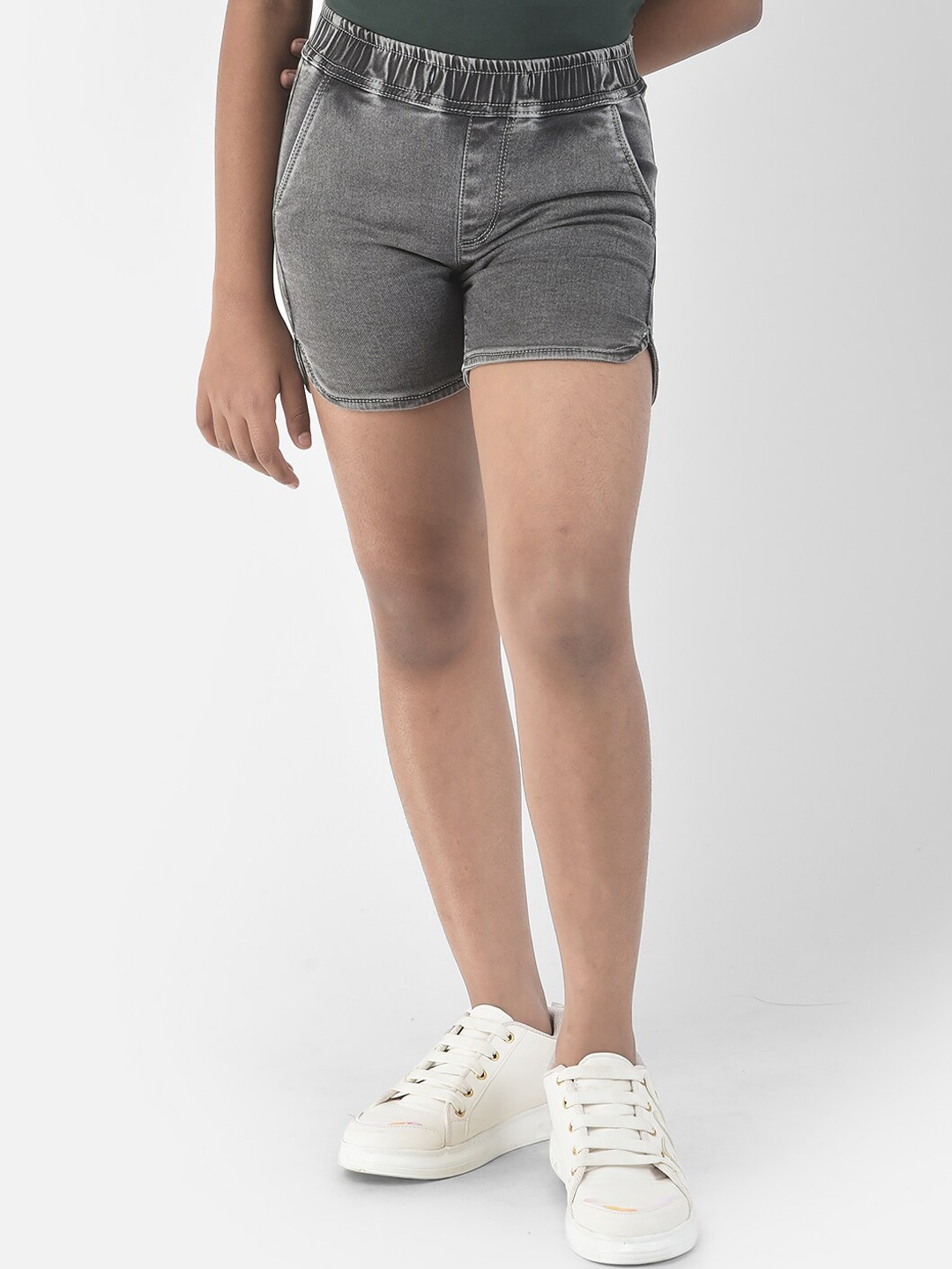 

Crimsoune Club Girls Mid Raise Slim Fit Denim Shorts, Grey