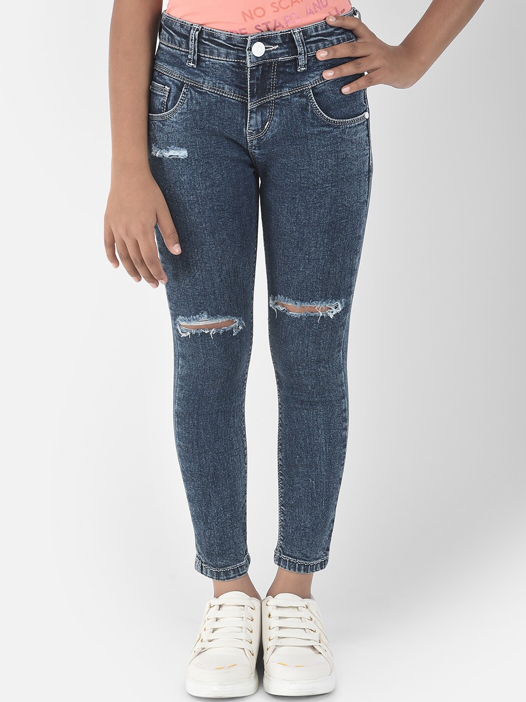

Crimsoune Club Girls Slim Fit Light Fade Slash Knee Stretchable Jeans, Blue