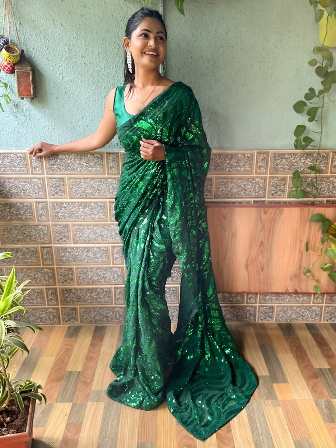 

Mitera Sequinned Embellished Poly Georgette Saree, Green