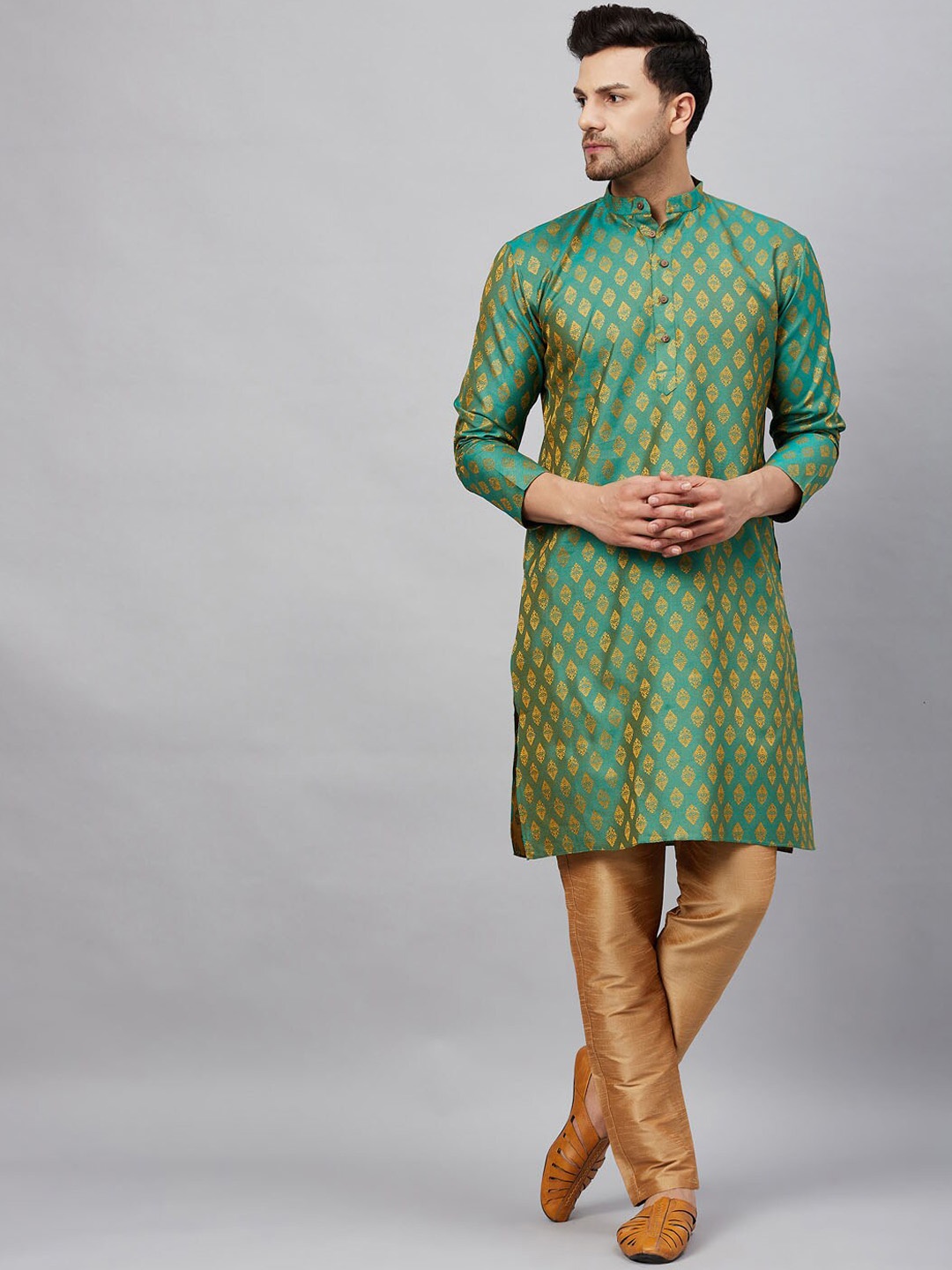 

VASTRAMAY Ethnic Motifs Regular Kurta With Trousers, Green