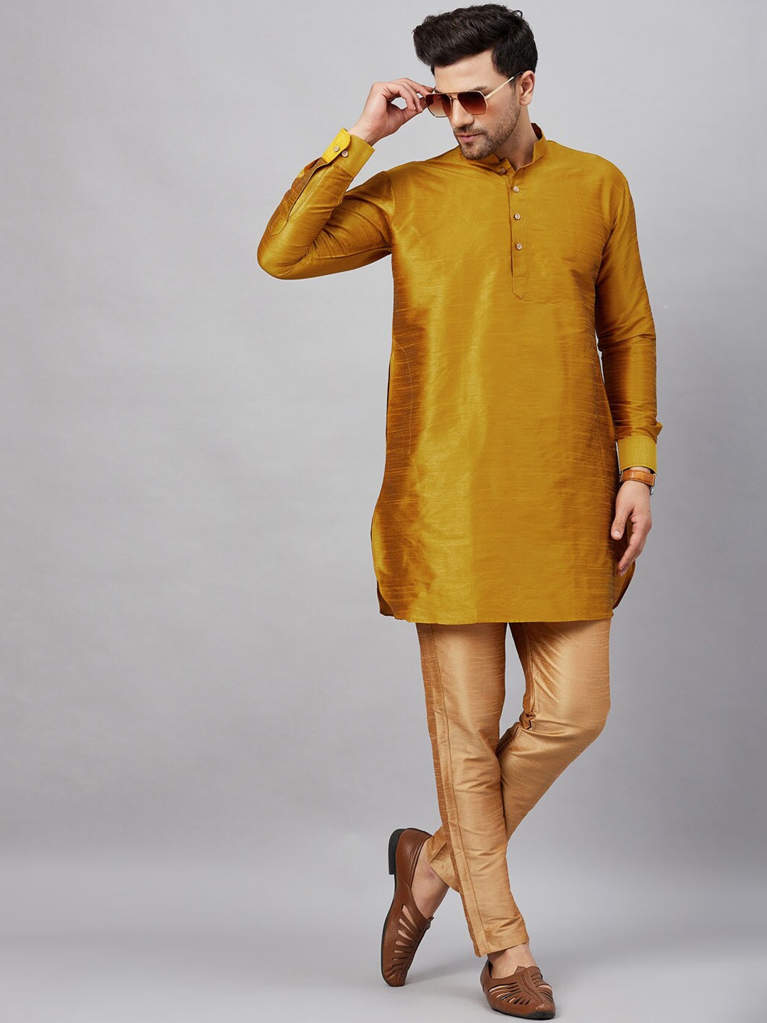 

VASTRAMAY Mandarin Collar Curved Hem Long Sleeves Kurta with Trousers, Mustard