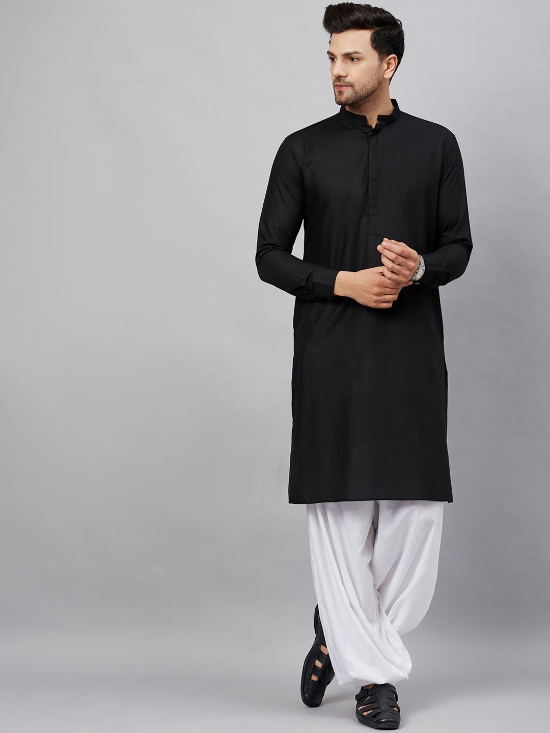 

VASTRAMAY Mandarin Collar Straight Kurta with Patiala, Black