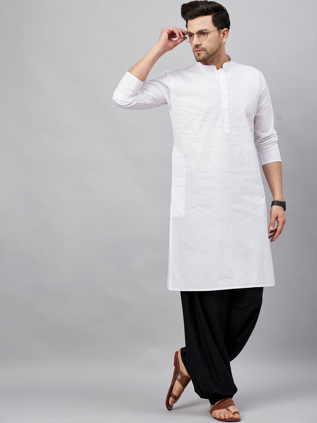 

VASTRAMAY Mandarin Collar Pure Cotton Kurta with Patiala, White