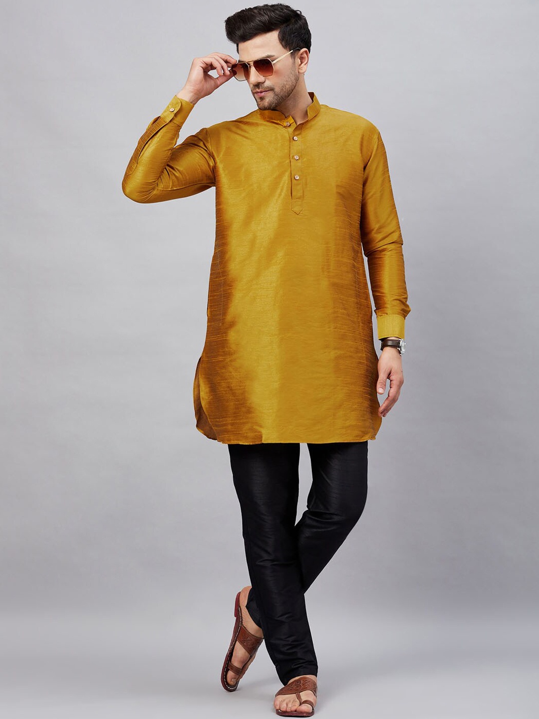 

VASTRAMAY Mandarin Collar Curved Hem Straight Kurta with Trousers, Mustard