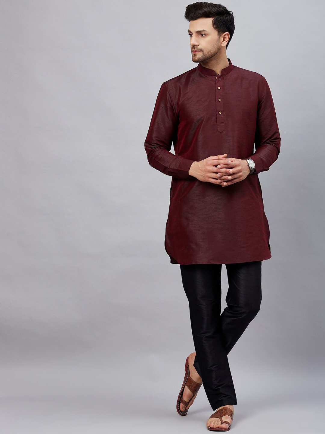 

VASTRAMAY Mandarin Collar Curved Hem Straight Kurta with Trousers, Burgundy