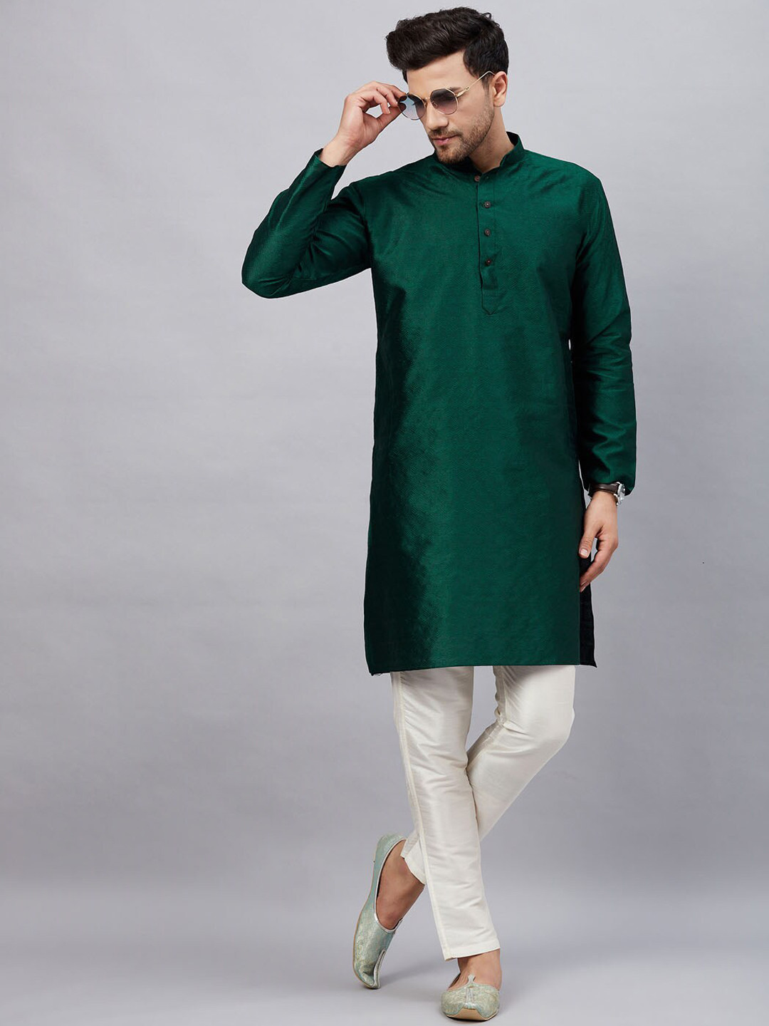 

VASTRAMAY Ethnic Motifs Regular Kurta With Trousers, Green