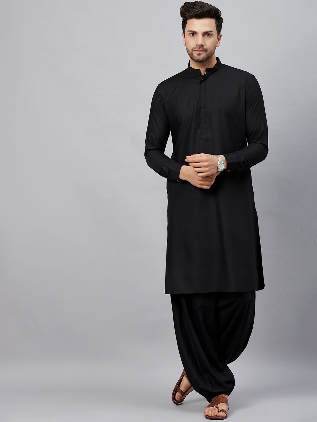

VASTRAMAY Mandarin Collar Straight Kurta with Patiala, Black
