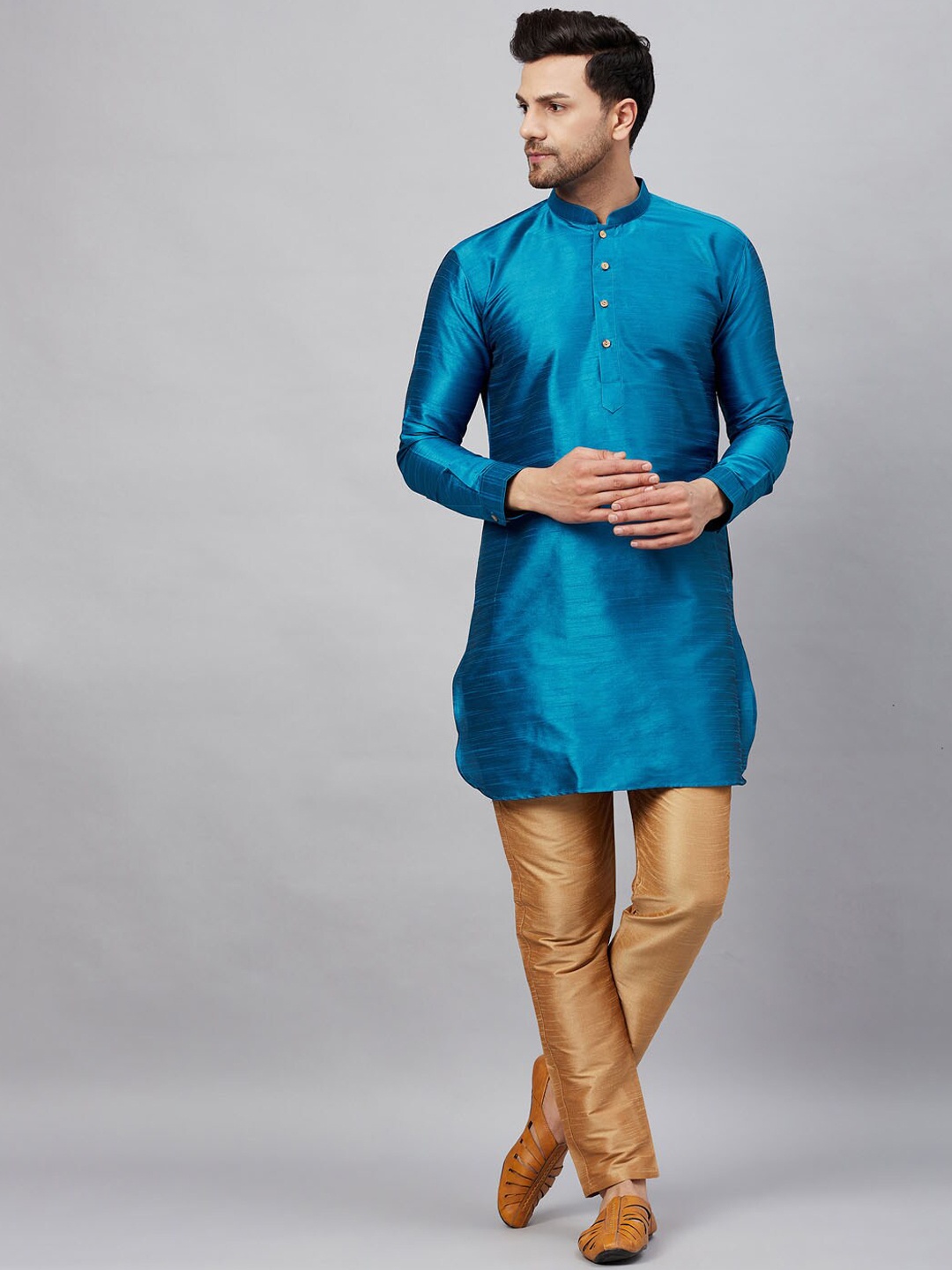 

VASTRAMAY Mandarin Collar Regular Kurta With Trousers, Turquoise blue