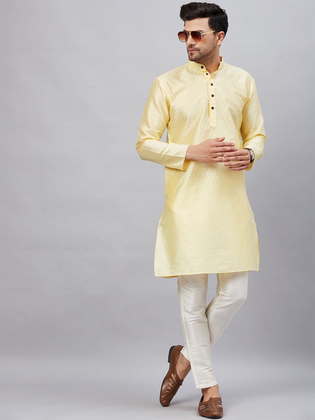 

VASTRAMAY Ethnic Motifs Regular Kurta With Trousers, Beige