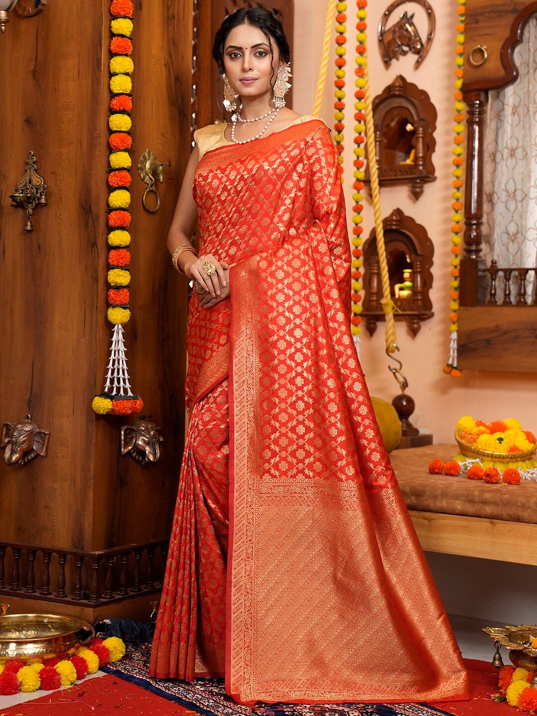 

Satrani Red & Gold-Toned Woven Design Zari Banarasi Saree