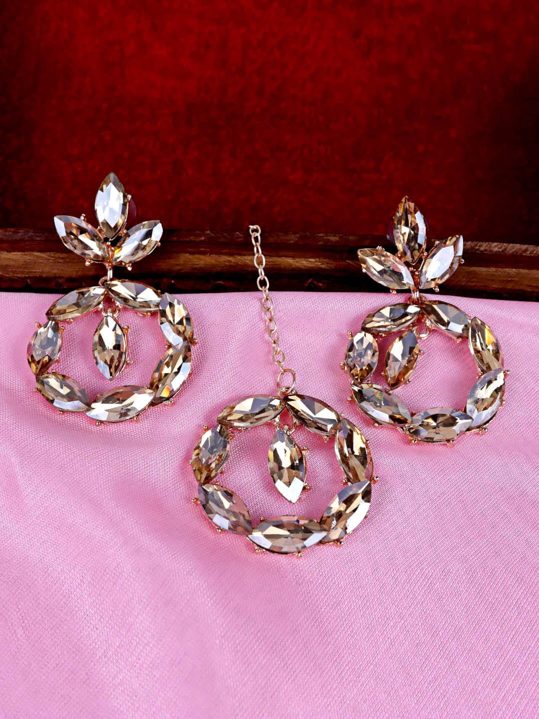 

VAGHBHATT Silver-Plated Stone-Studded Crystal Mang Jewellery Set