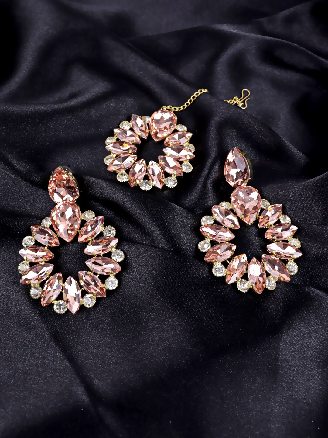 

VAGHBHATT Rose Gold-Plated Crystal Studded Maang Tika and Earrings