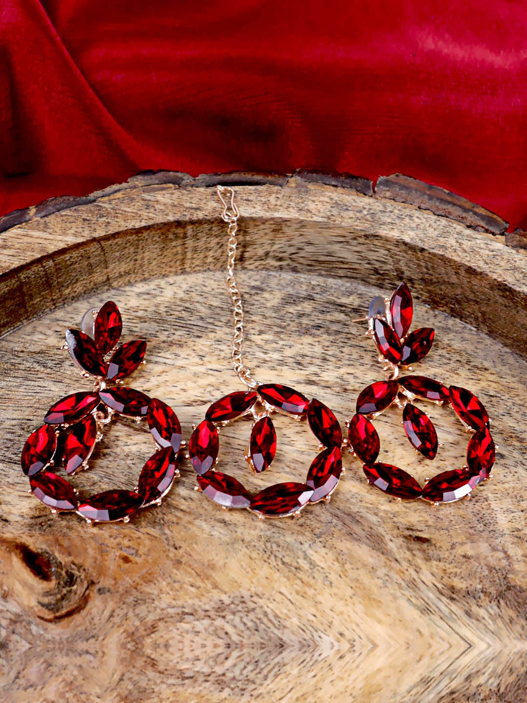 

VAGHBHATT Gold-Plated Crystal Studded Maang Tika and Earrings