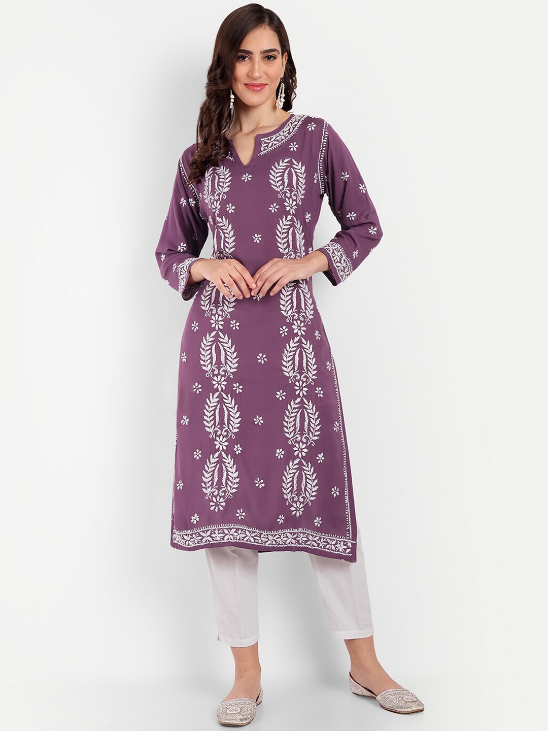 

Indiankala4u Ethnic Motifs Embroidered Chikankari Straight Kurta, Purple