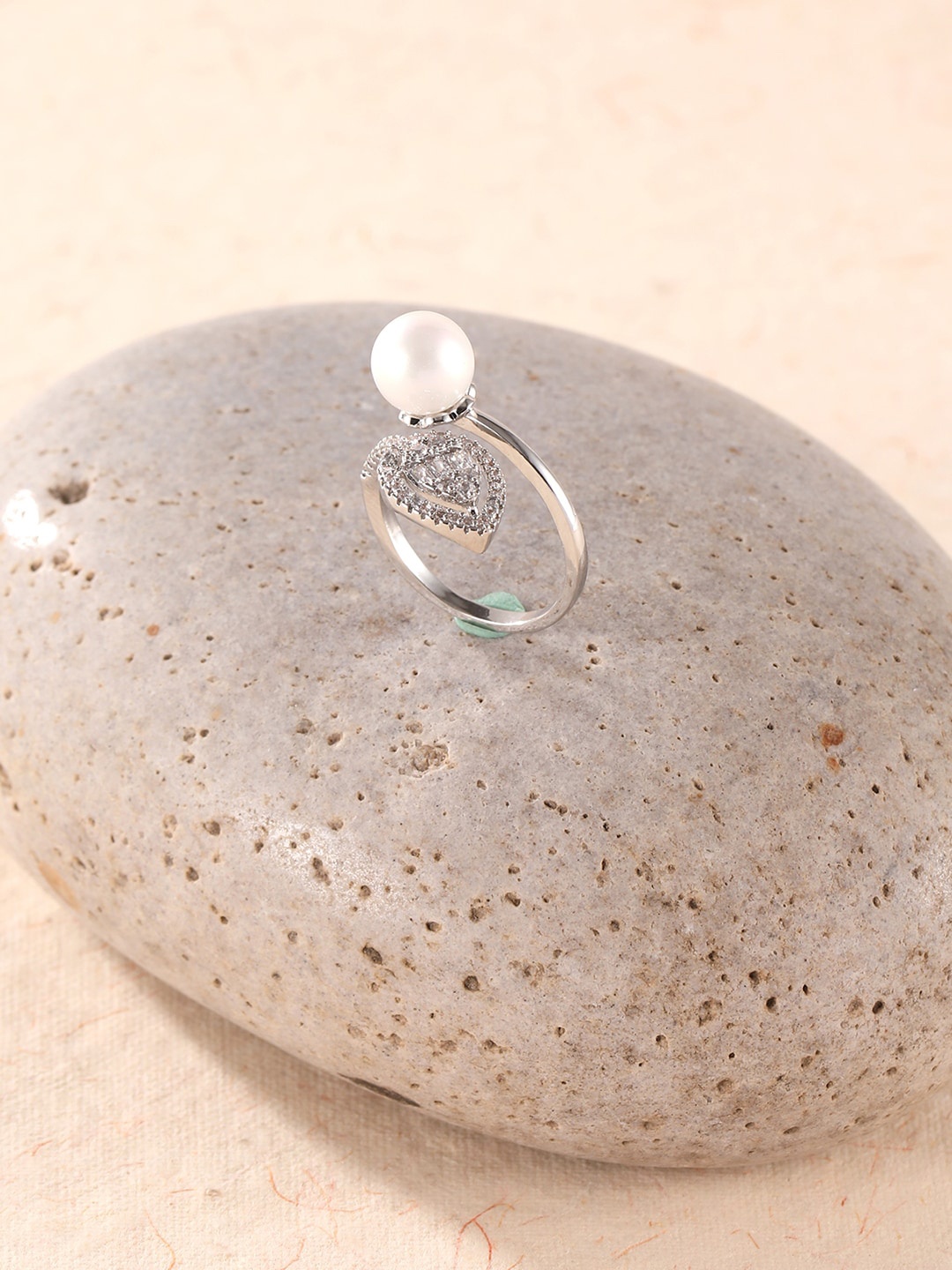 

XPNSV Silver-Plated Oxidized Stone-Studded Finger Ring