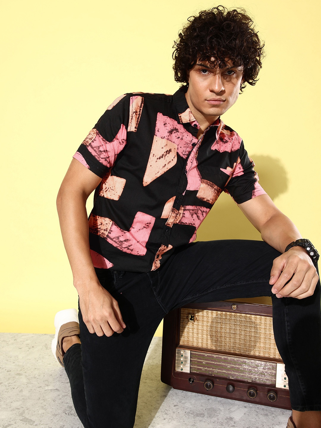 

CS LIFE Classic Fit Printed Casual Shirt, Black
