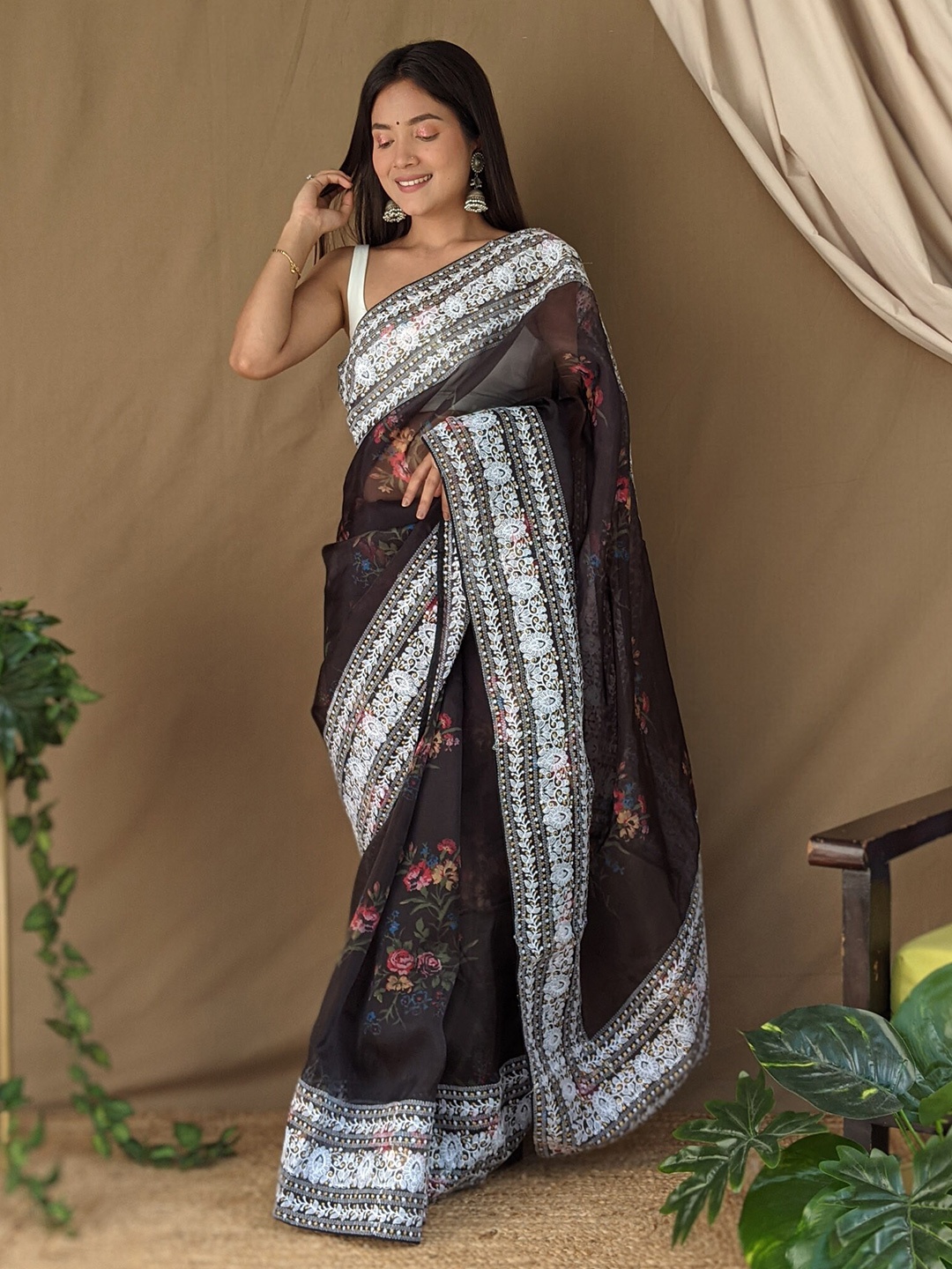 

Exclusiva Floral Embroidered Organza Saree, Navy blue