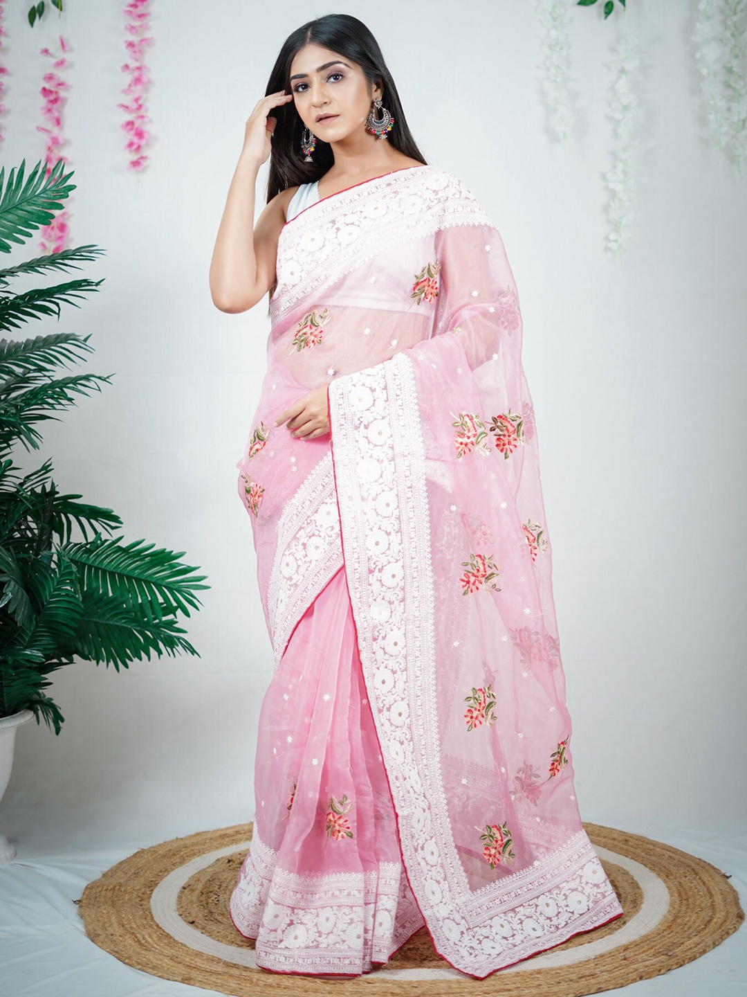 

Exclusiva Floral Embroidered Organza Saree, Pink