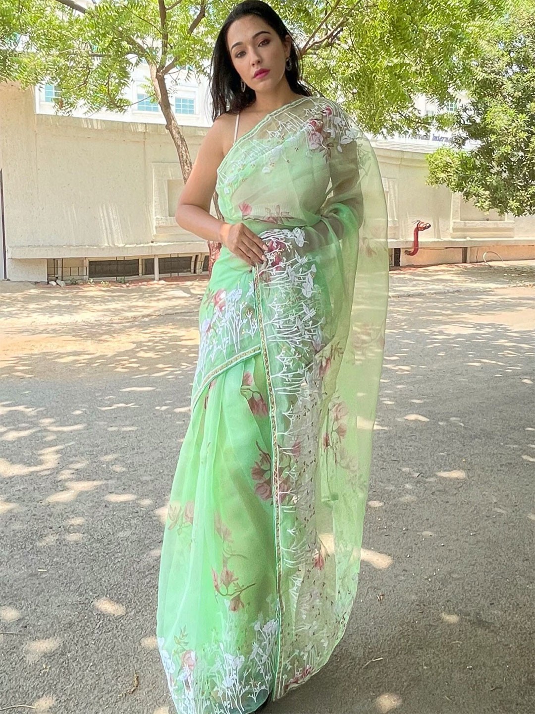 

Exclusiva Floral Printed Organza Saree, Green