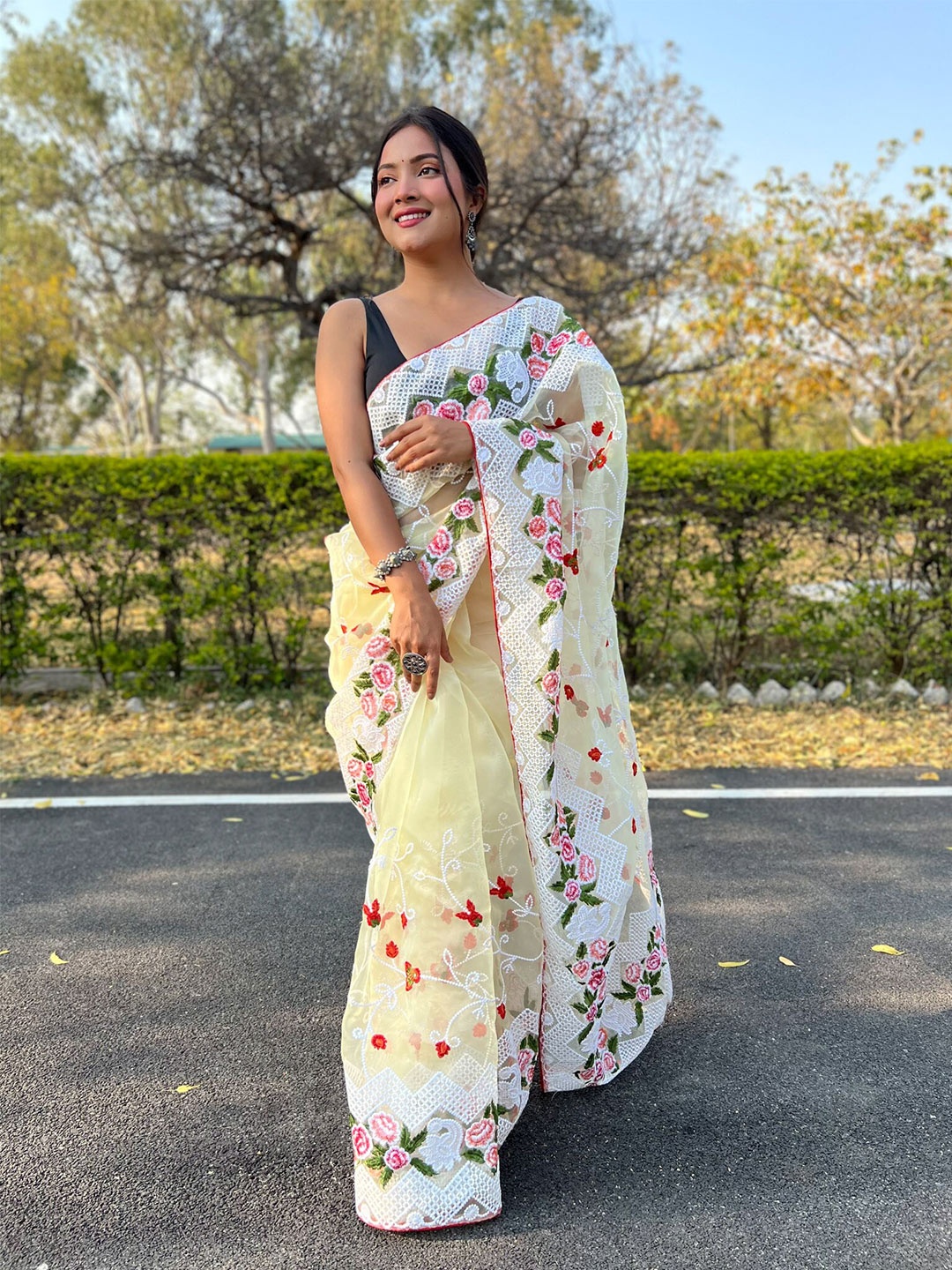 

Exclusiva Floral Embroidered Organza Saree, Yellow
