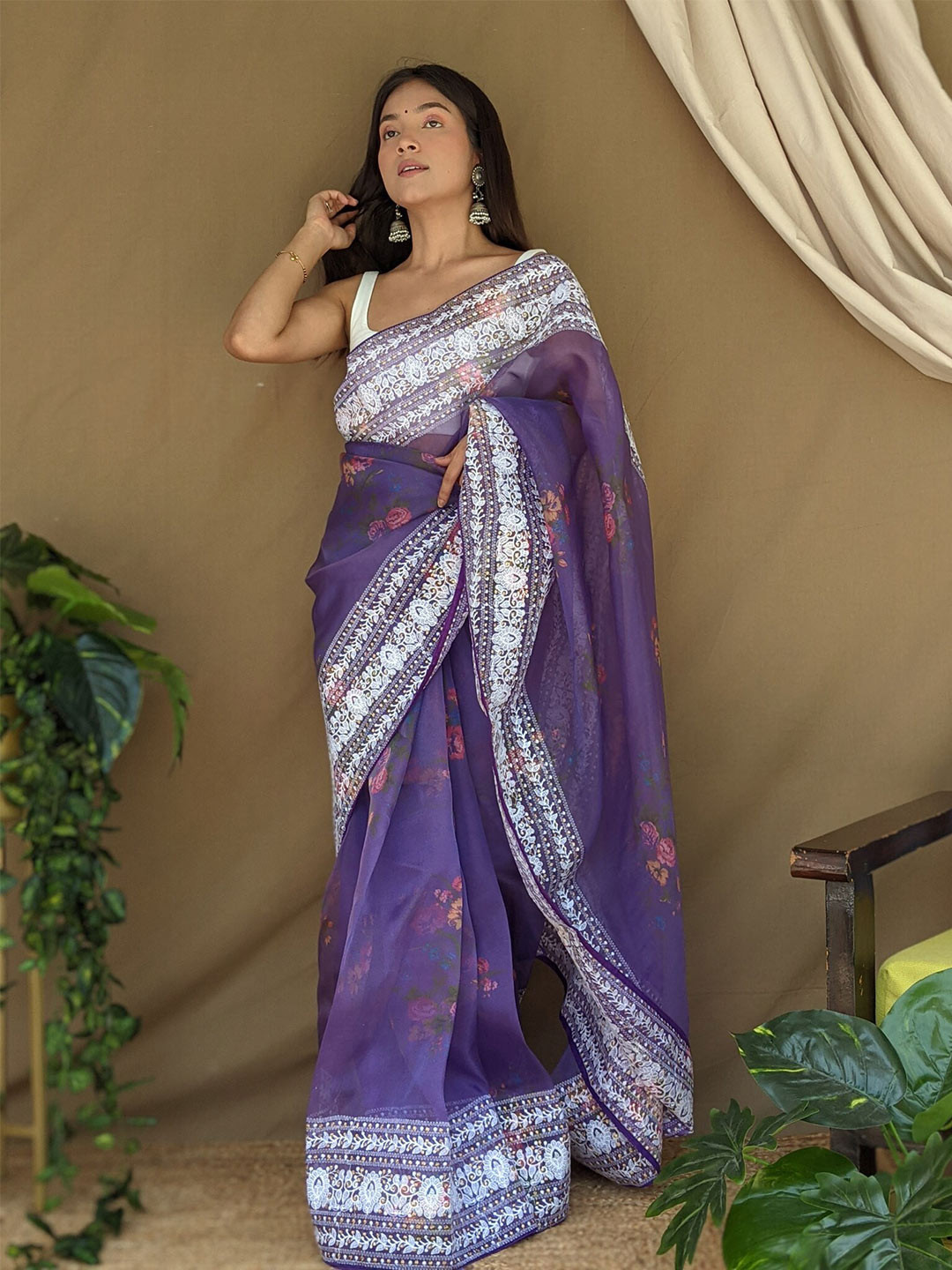 

Exclusiva Floral Embroidered Saree, Purple