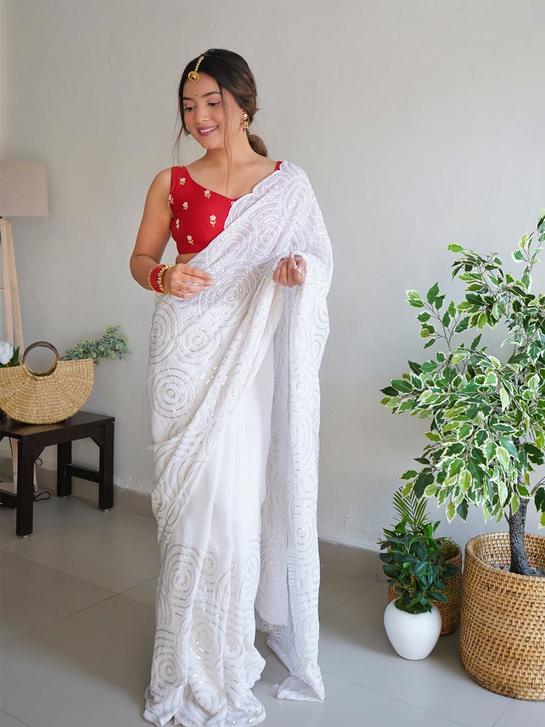 

Exclusiva Ethnic Motifs Embroidered Sequinned Saree, White