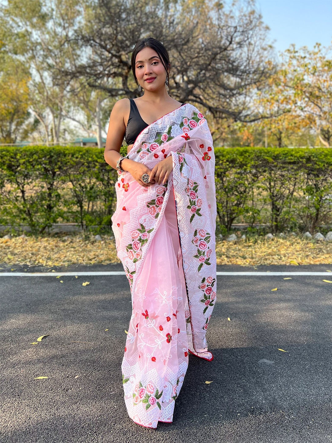 

Exclusiva Floral Embroidered Organza Saree, Pink