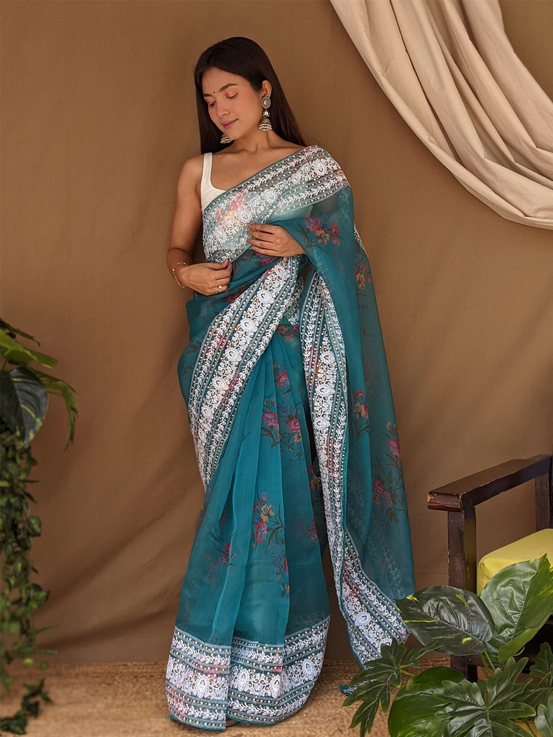 

Exclusiva Floral Printed Organza Saree, Blue