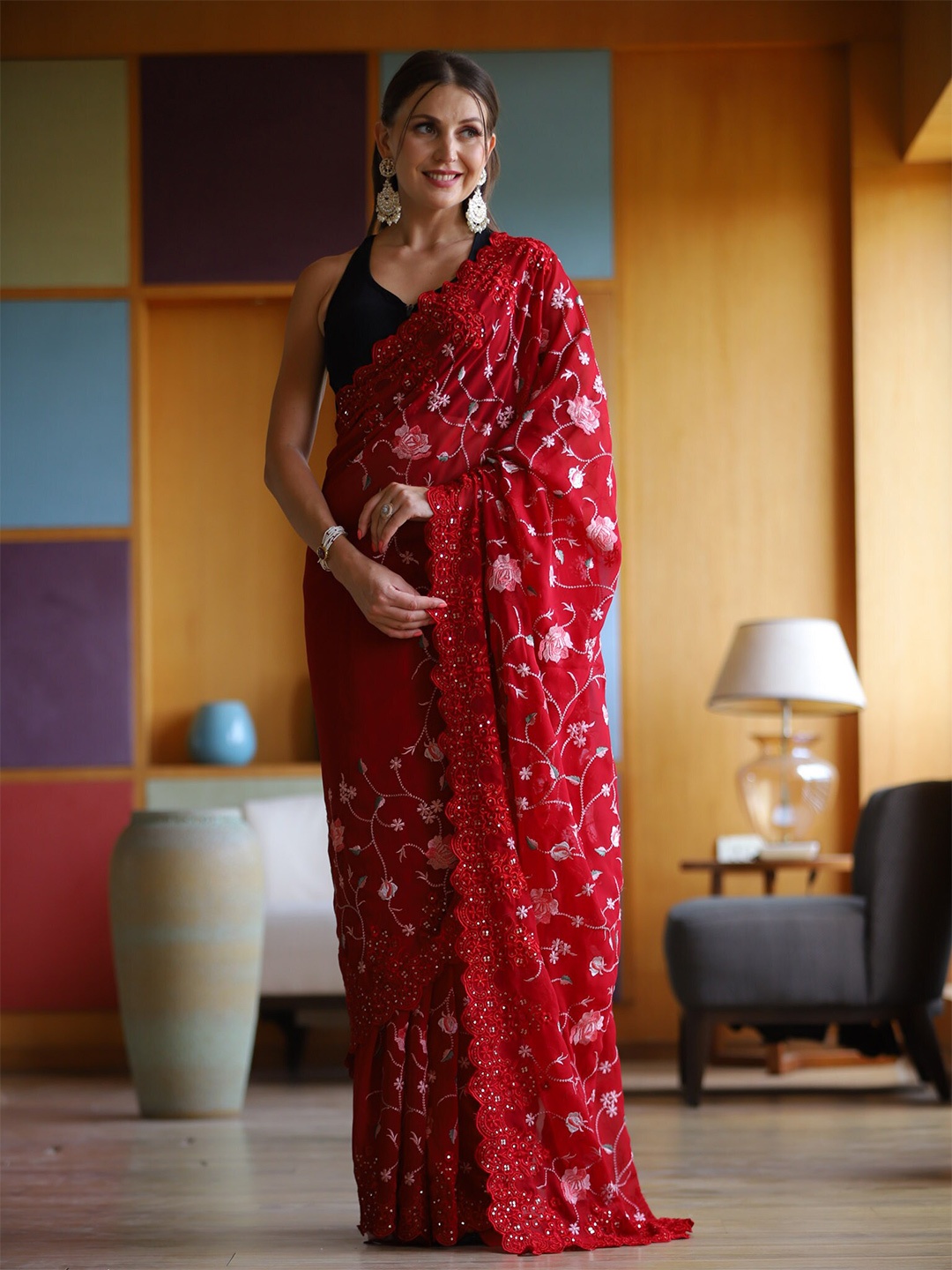 

Exclusiva Floral Printed Saree, Red