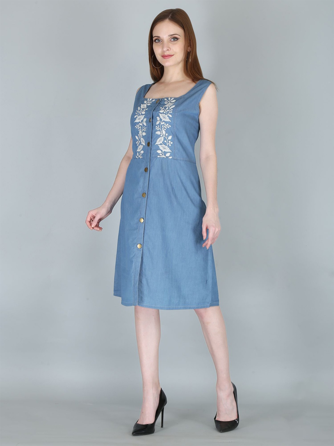 

SUMAVI-FASHION Floral Embroidered Denim A-line Dress, Blue