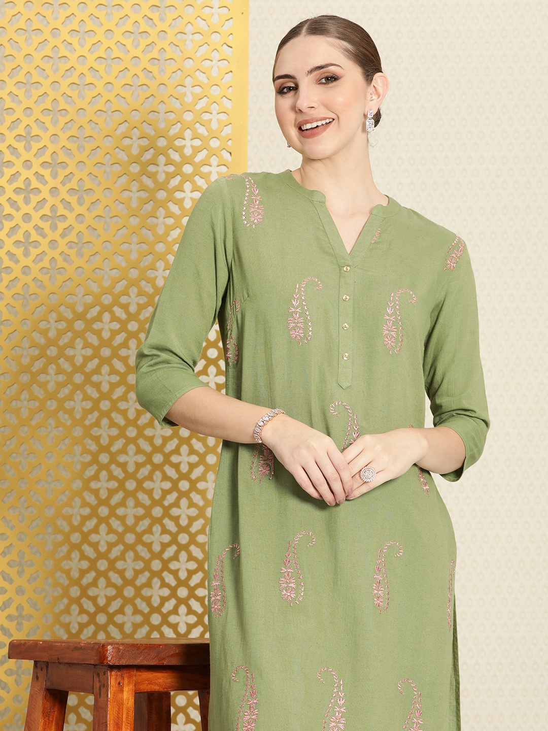 

House of Pataudi Floral Embroidered Jashn Kurta, Green