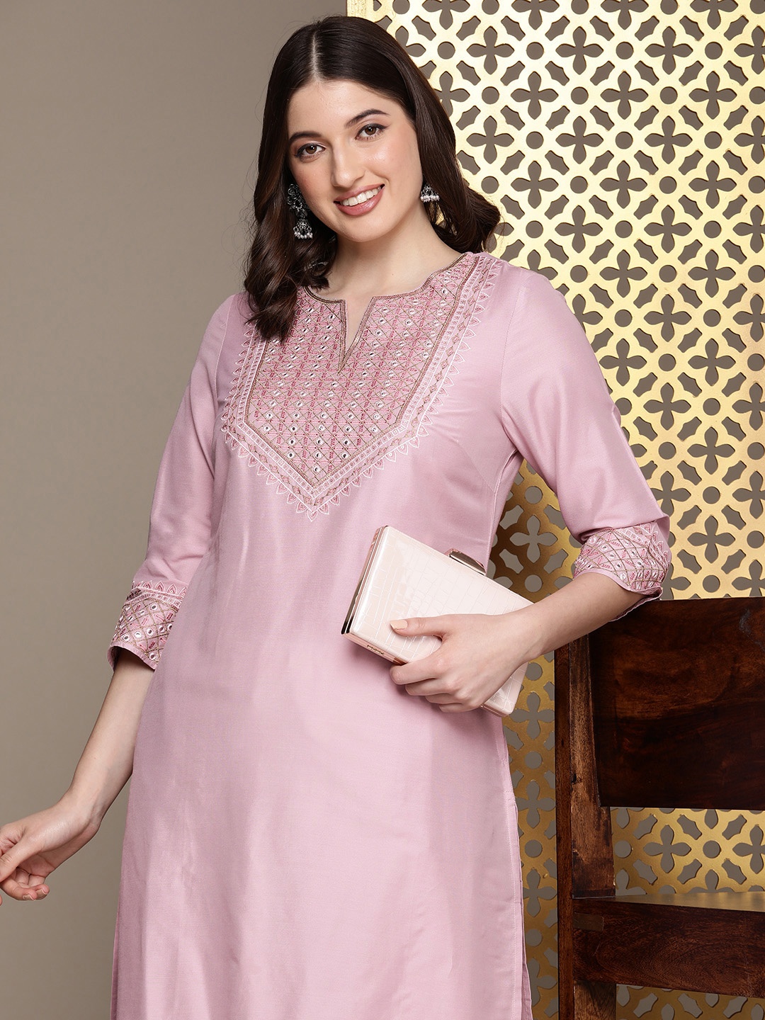 

House of Pataudi Ethnic Motifs Embroidered Sequinned Jashn Kurta, Pink